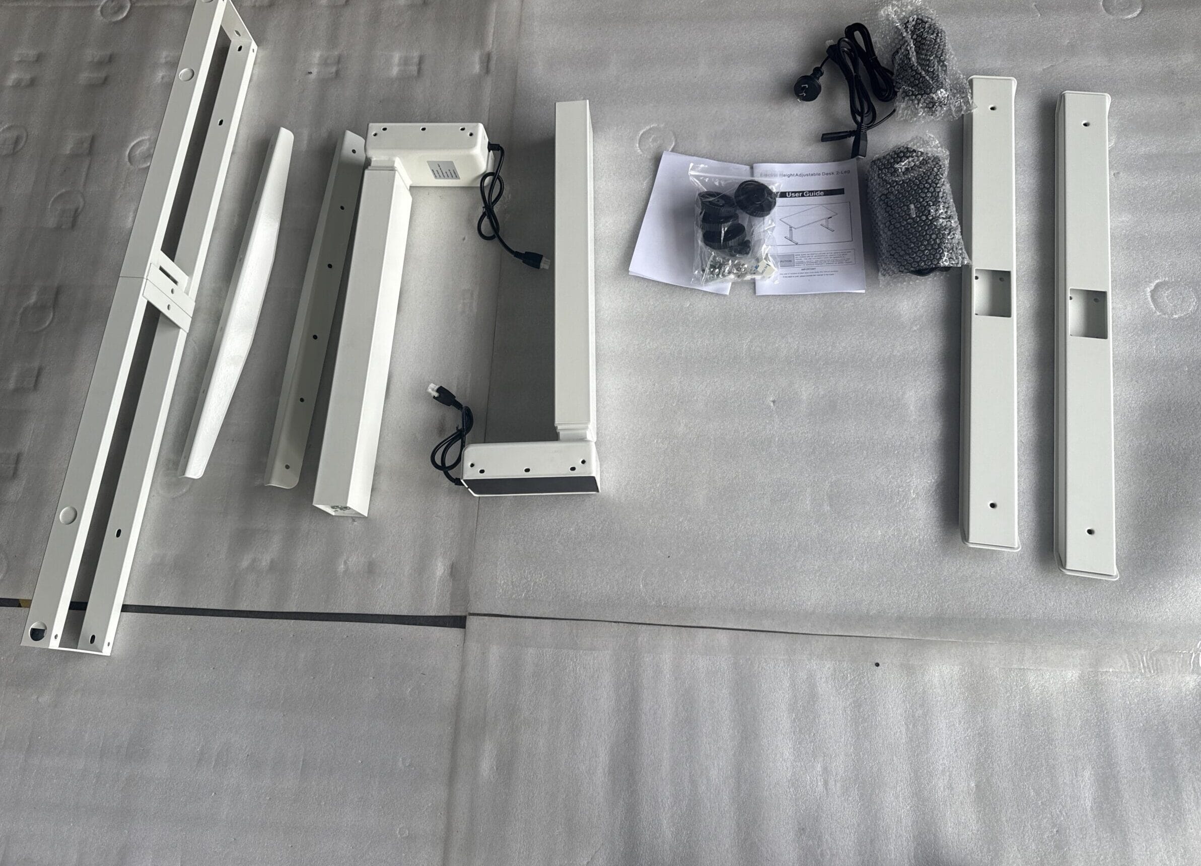 BH-D23RS frame with 50 x 80 mm (1.97 x 3.15 in) rectangular lifting columns