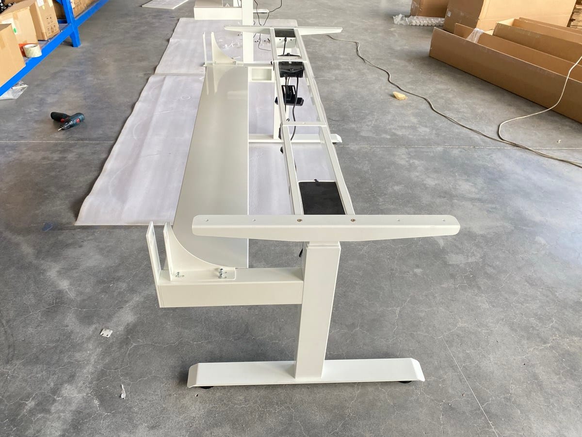 Sit-Stand Desk Cable Management: Layouts and Full-Travel Checks